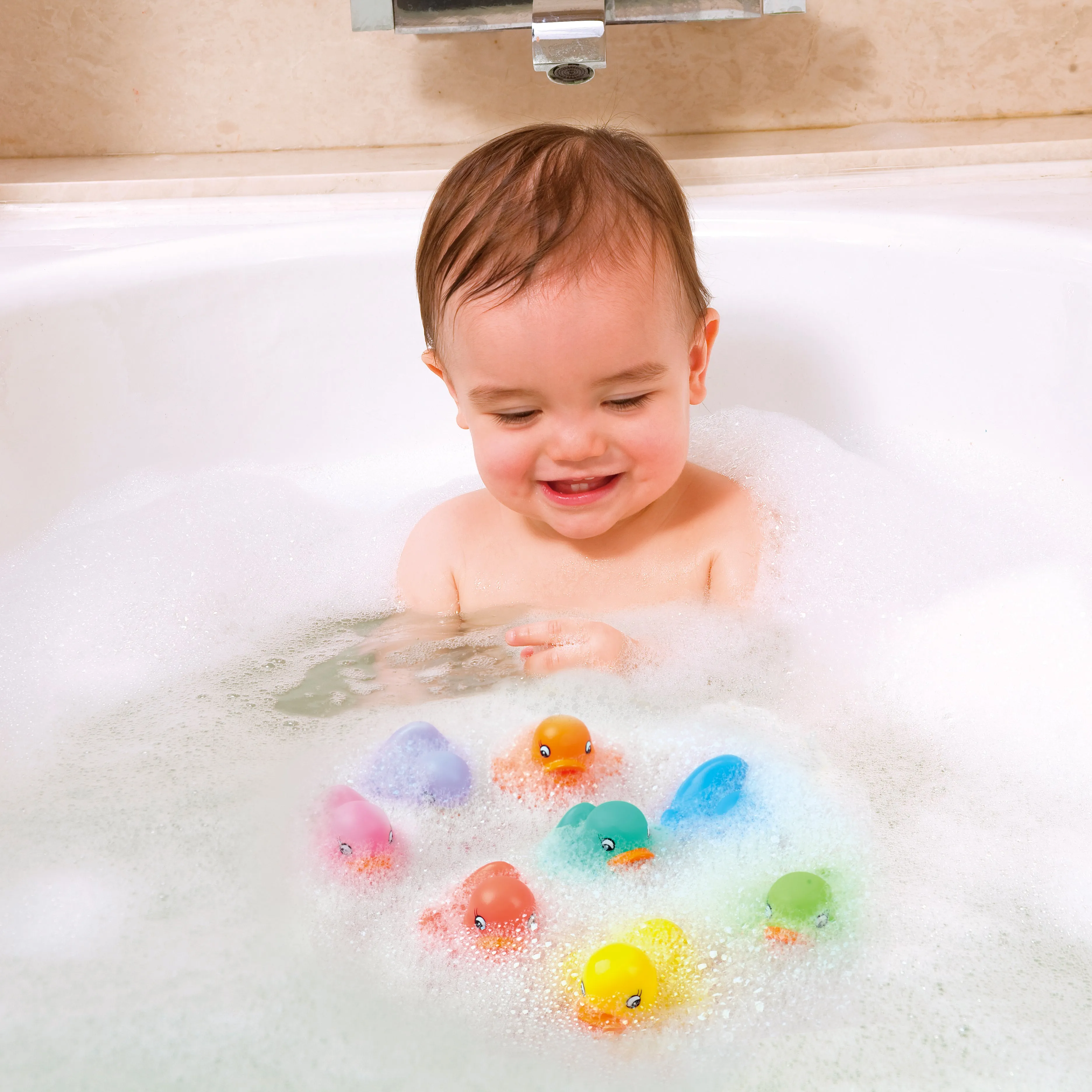 Playgo Toys Ent. Ltd. Bathing Rainbow Duckies